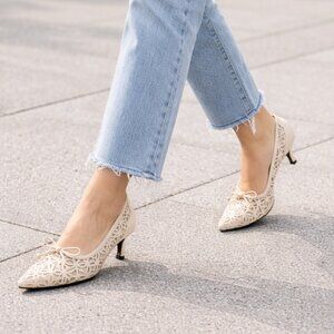 Vintage Stuart Weitzman Leather Cutout Kitten Heel Bow 6